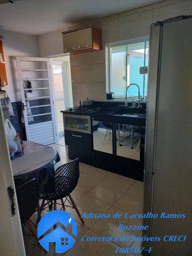 Casa à venda com 3 quartos, 180m² - Foto 3