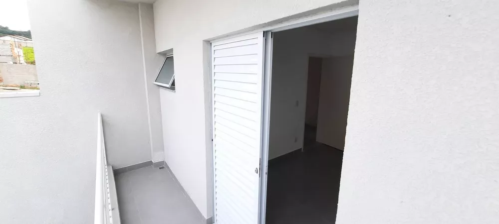 Sobrado à venda com 3 quartos, 100m² - Foto 2