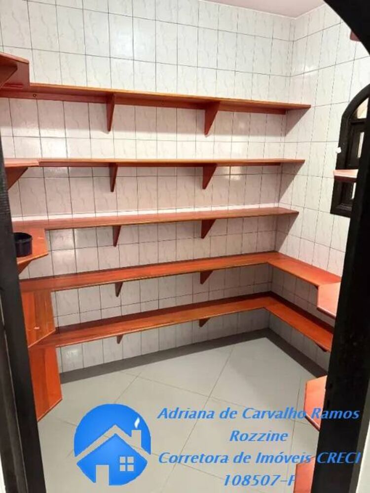 Casa, 4 quartos, 205 m² - Foto 2