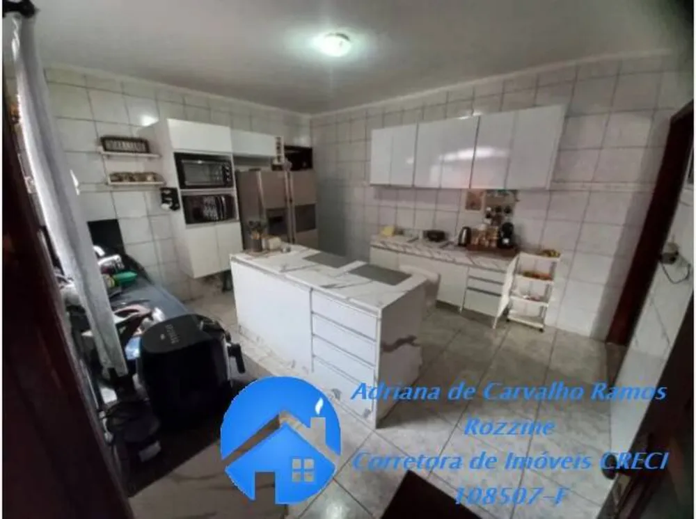 Casa, 4 quartos, 232 m² - Foto 1