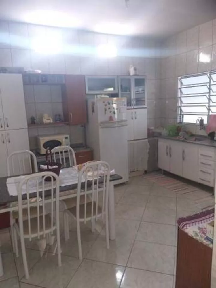 Casa à venda com 2 quartos, 250m² - Foto 3