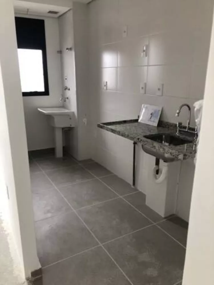 Apartamento à venda com 2 quartos, 61m² - Foto 1