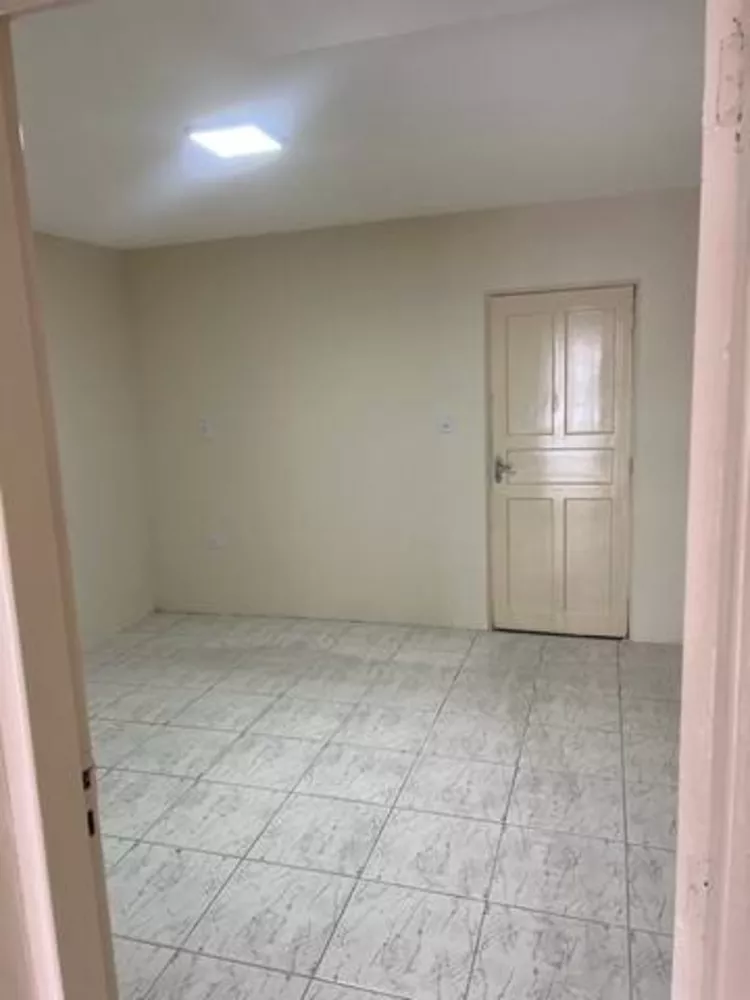 Casa à venda com 3 quartos, 95m² - Foto 4