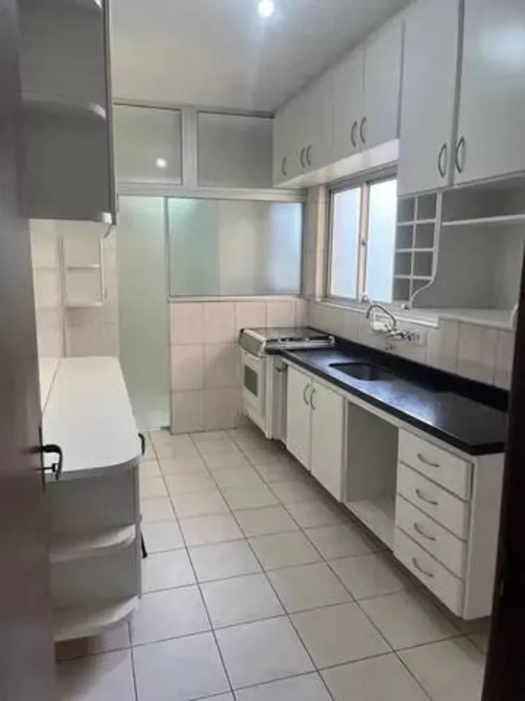 Apartamento à venda com 2 quartos, 65m² - Foto 3