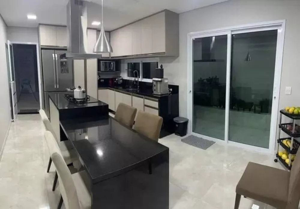 Casa de Condomínio à venda com 3 quartos, 320m² - Foto 1