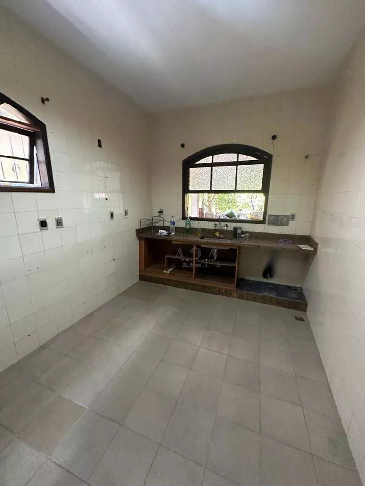 Casa, 5 quartos, 271 m² - Foto 3