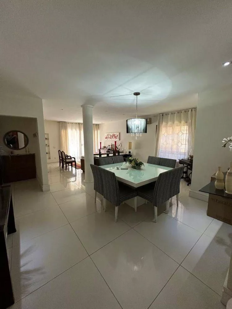 Casa, 3 quartos, 240 m² - Foto 1