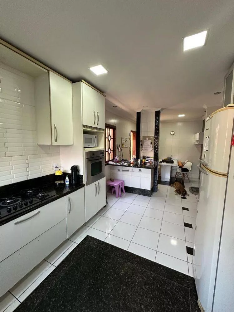 Casa, 3 quartos, 240 m² - Foto 8