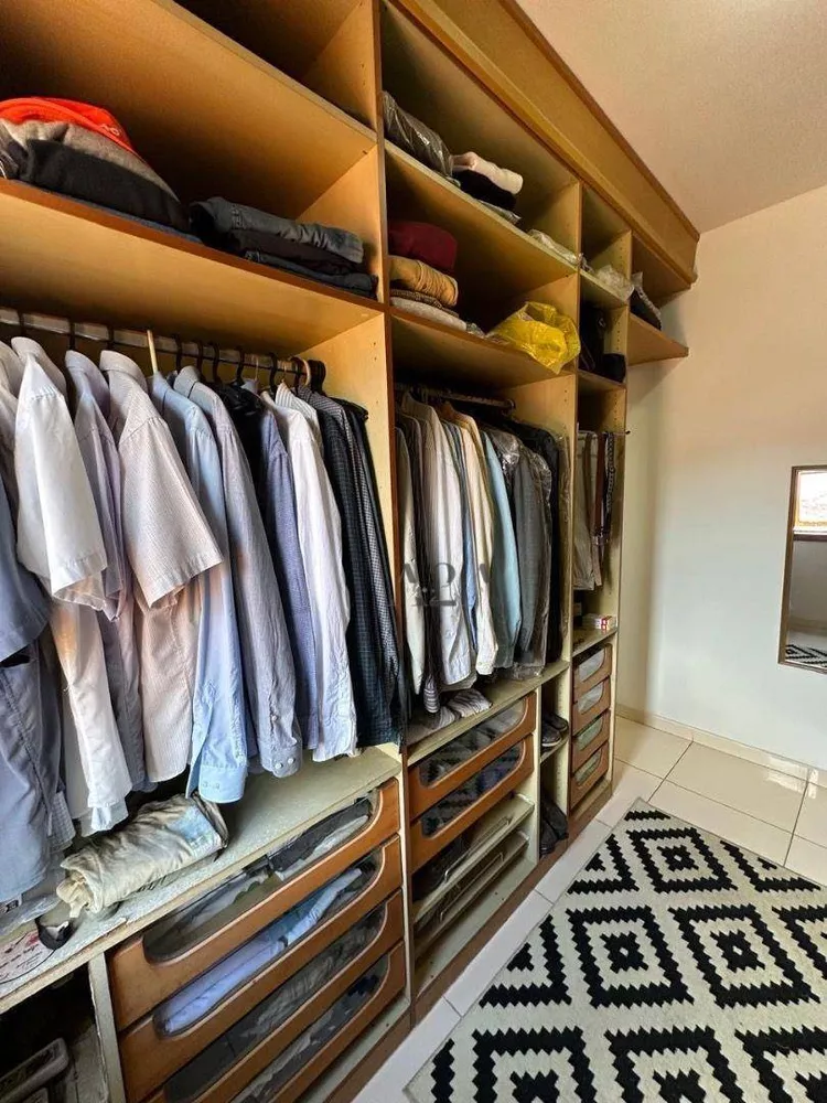 Casa, 3 quartos, 240 m² - Foto 13