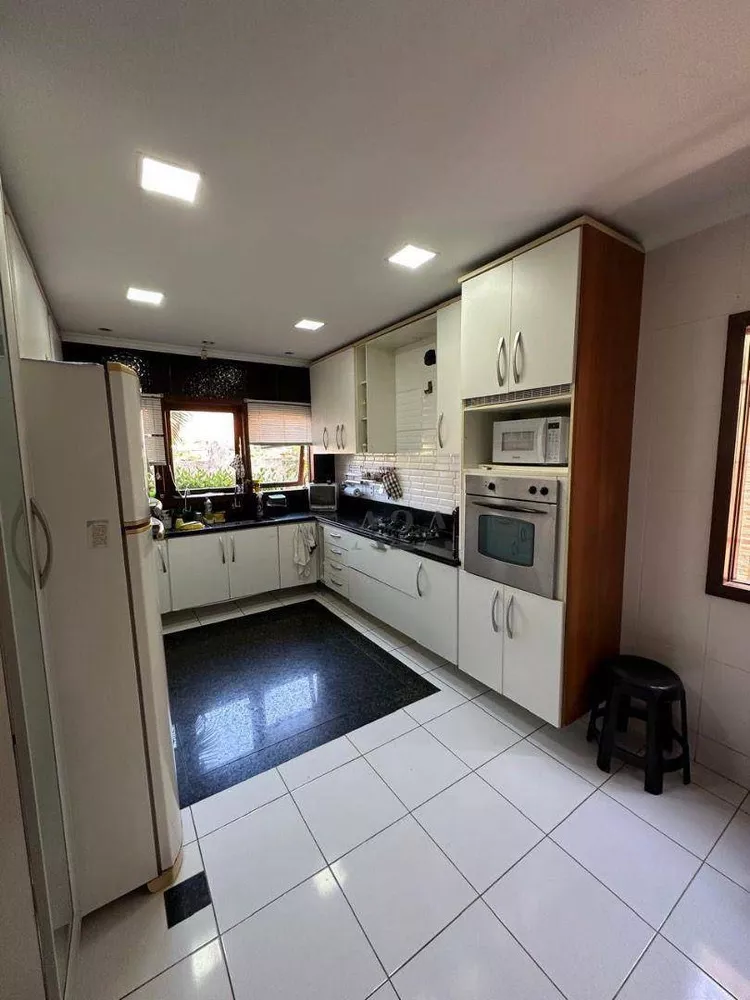 Casa, 3 quartos, 240 m² - Foto 9