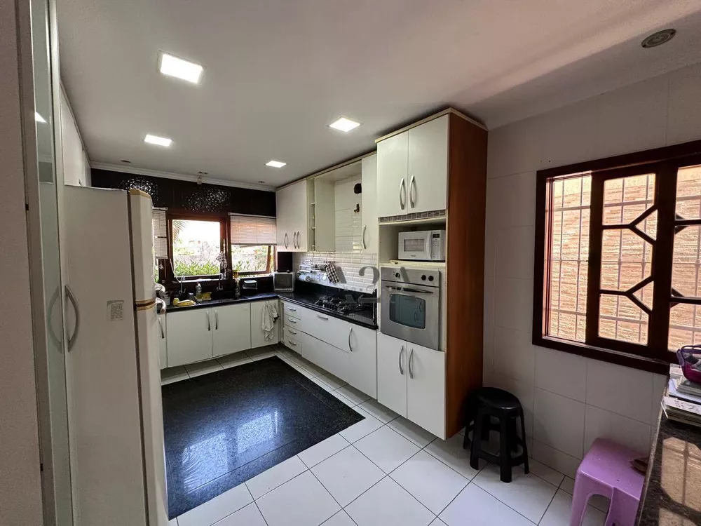 Casa, 3 quartos, 240 m² - Foto 10