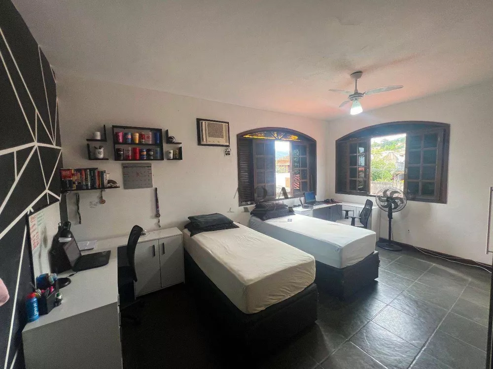 Casa, 4 quartos, 335 m² - Foto 1