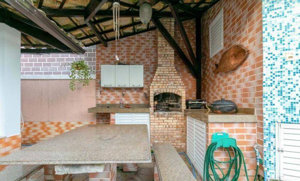 Casa à venda com 3 quartos, 310m² - Foto 7