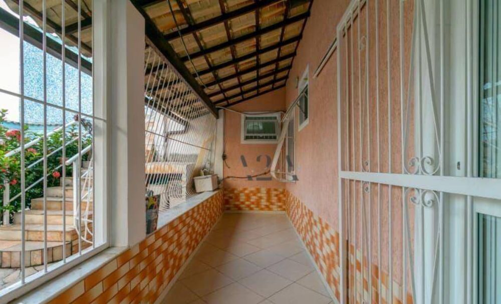 Casa à venda com 3 quartos, 310m² - Foto 8