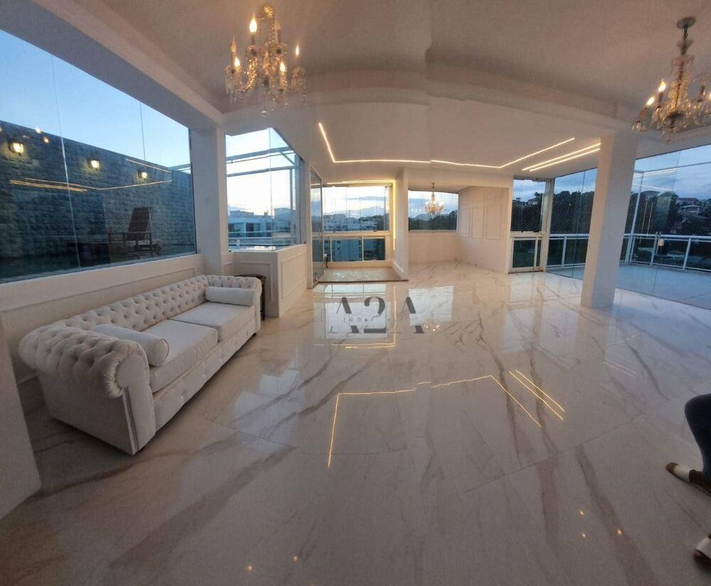 Cobertura, 3 quartos, 240 m² - Foto 1