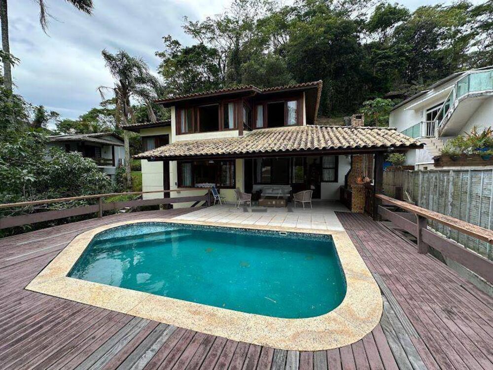 Casa de Condomínio à venda com 3 quartos, 264m² - Foto 1