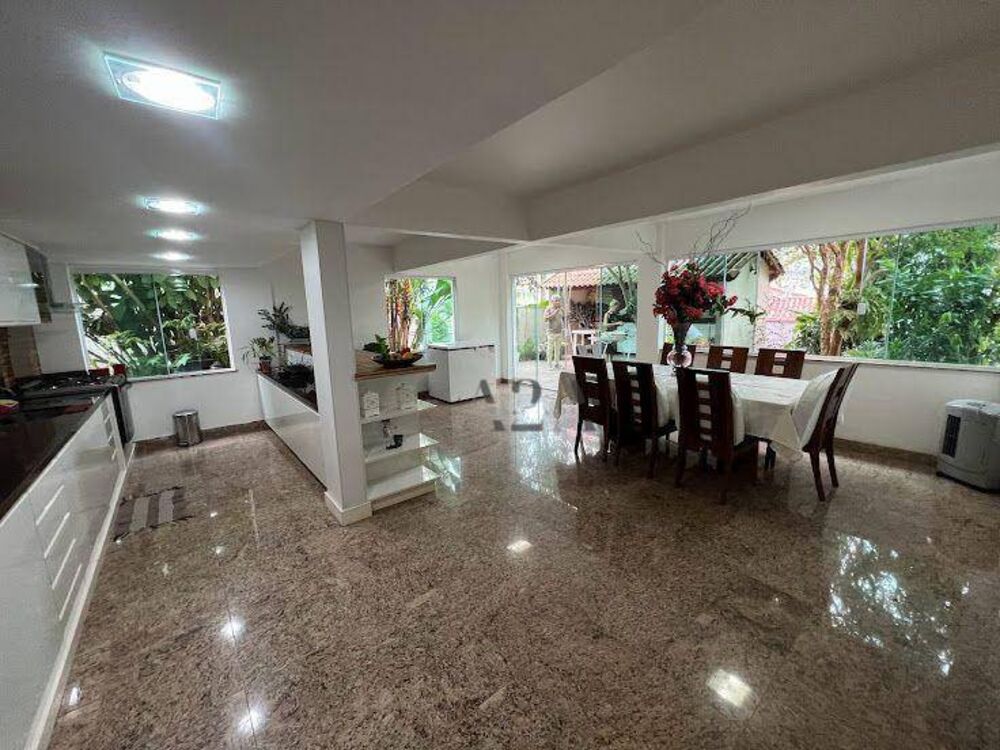 Casa de Condomínio à venda com 4 quartos, 299m² - Foto 19