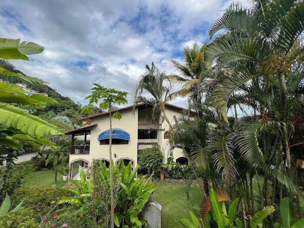 Casa de Condomínio à venda com 4 quartos, 299m² - Foto 1