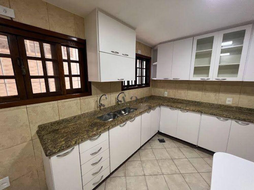 Casa à venda com 6 quartos, 400m² - Foto 20