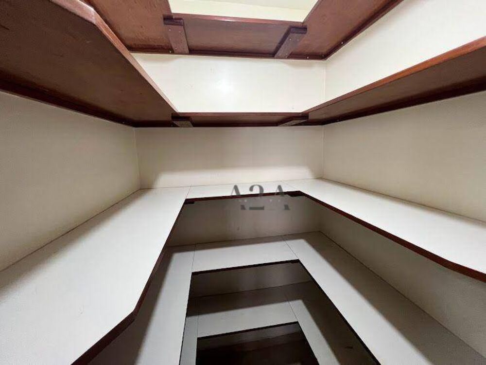 Casa à venda com 6 quartos, 400m² - Foto 15