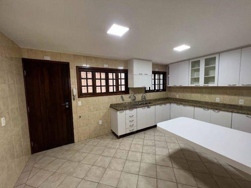 Casa à venda com 6 quartos, 400m² - Foto 18