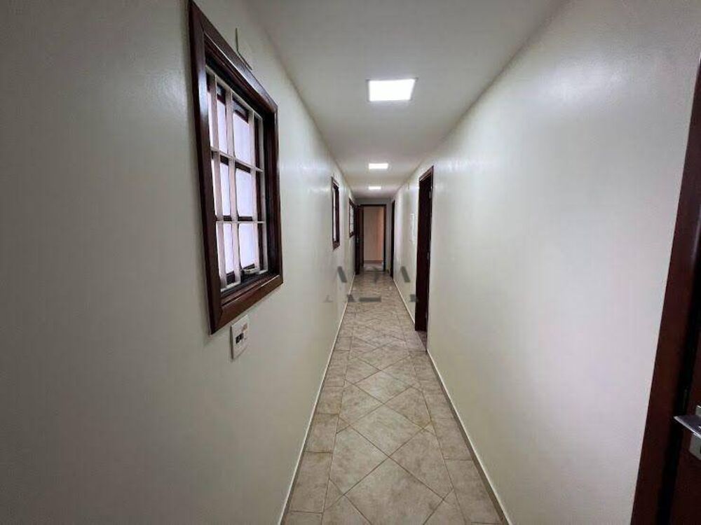 Casa à venda com 6 quartos, 400m² - Foto 14