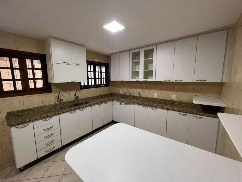 Casa, 6 quartos, 400 m² - Foto 1
