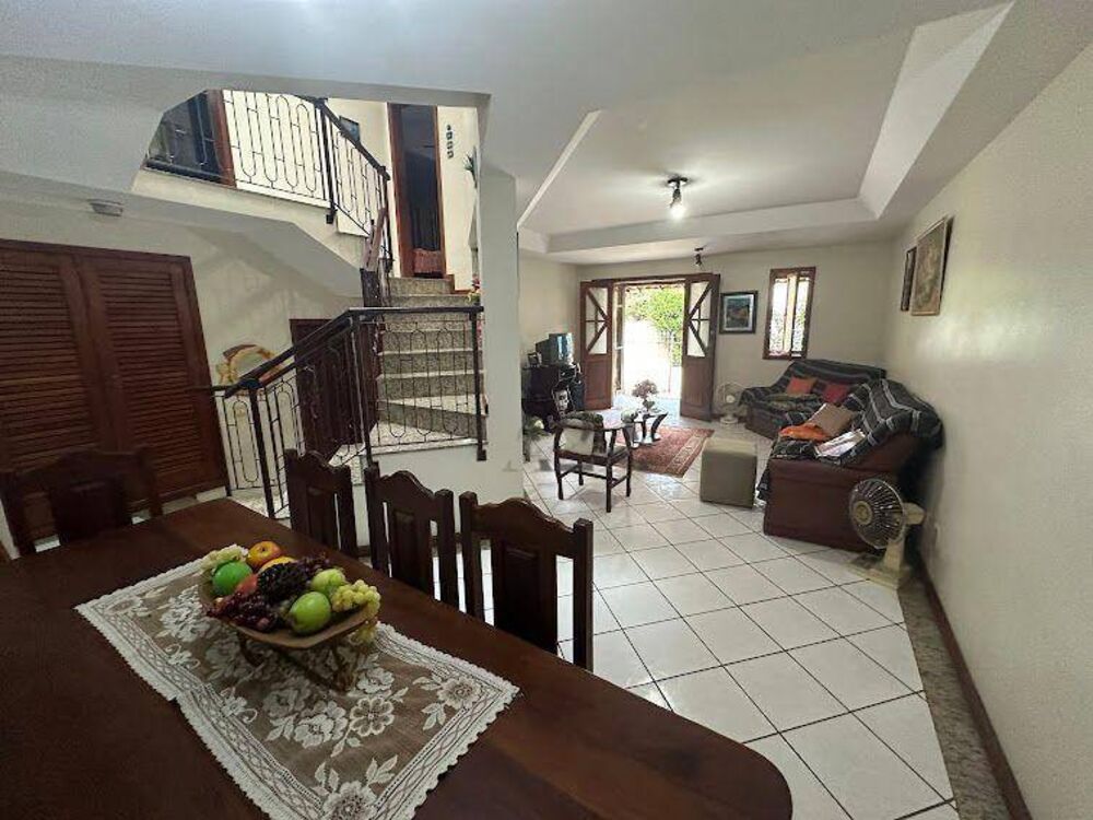 Casa, 4 quartos, 180 m² - Foto 2