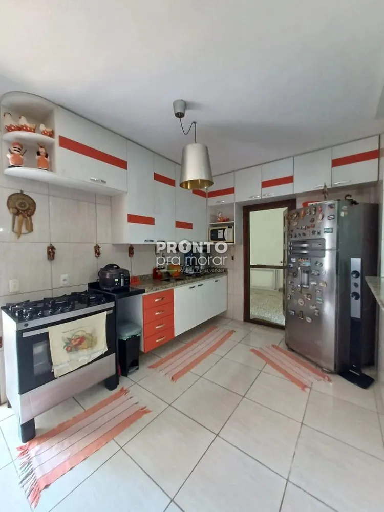 Casa, 4 quartos, 176 m² - Foto 1
