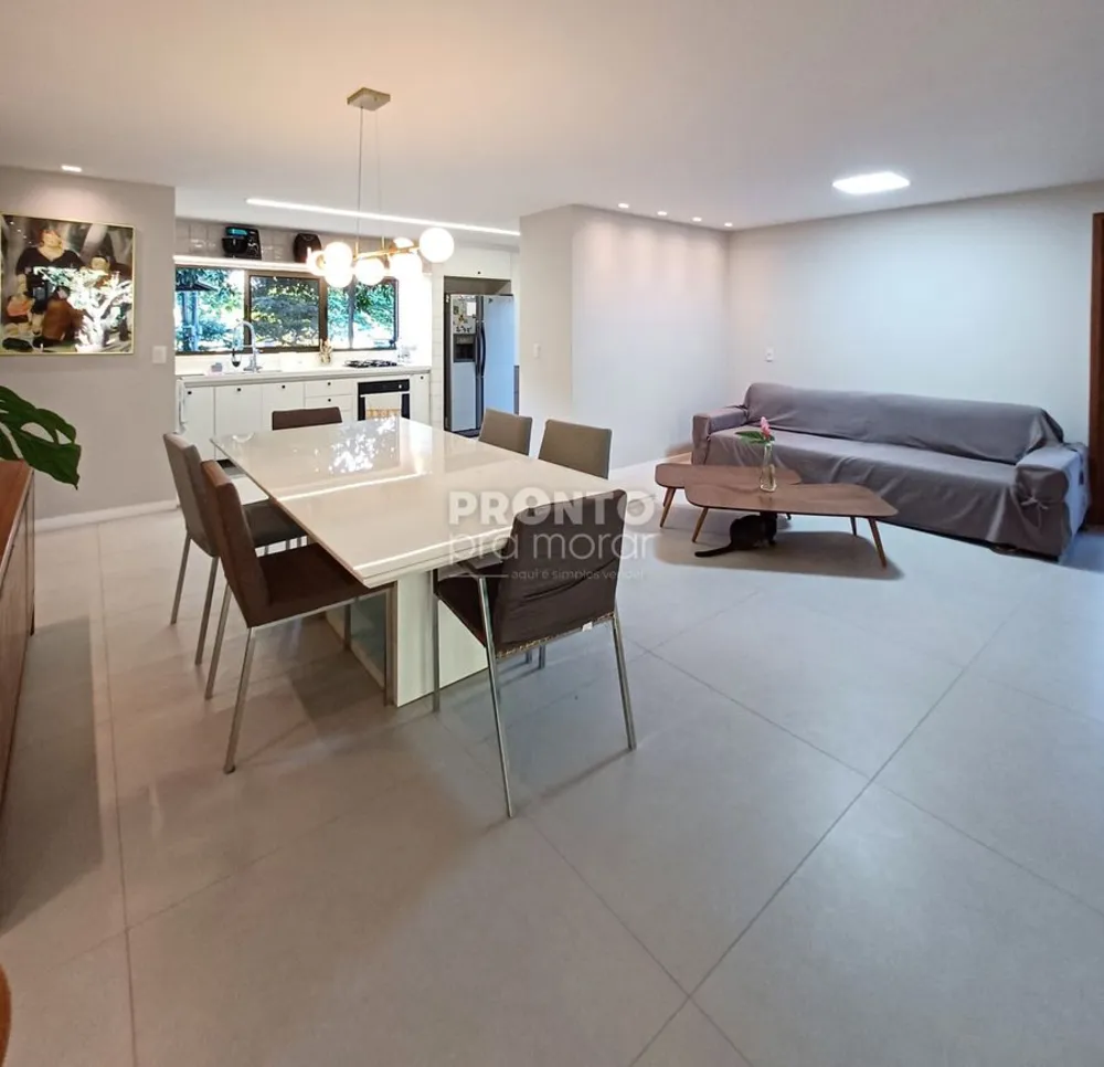 Casa, 4 quartos, 216 m² - Foto 2