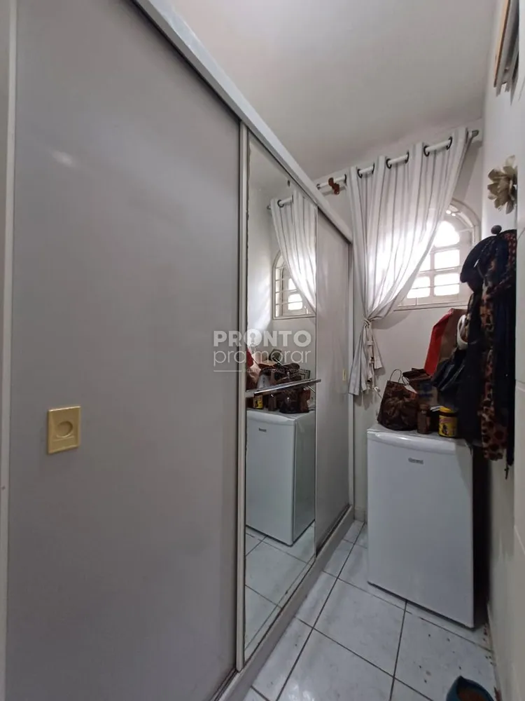 Casa, 4 quartos, 193 m² - Foto 2