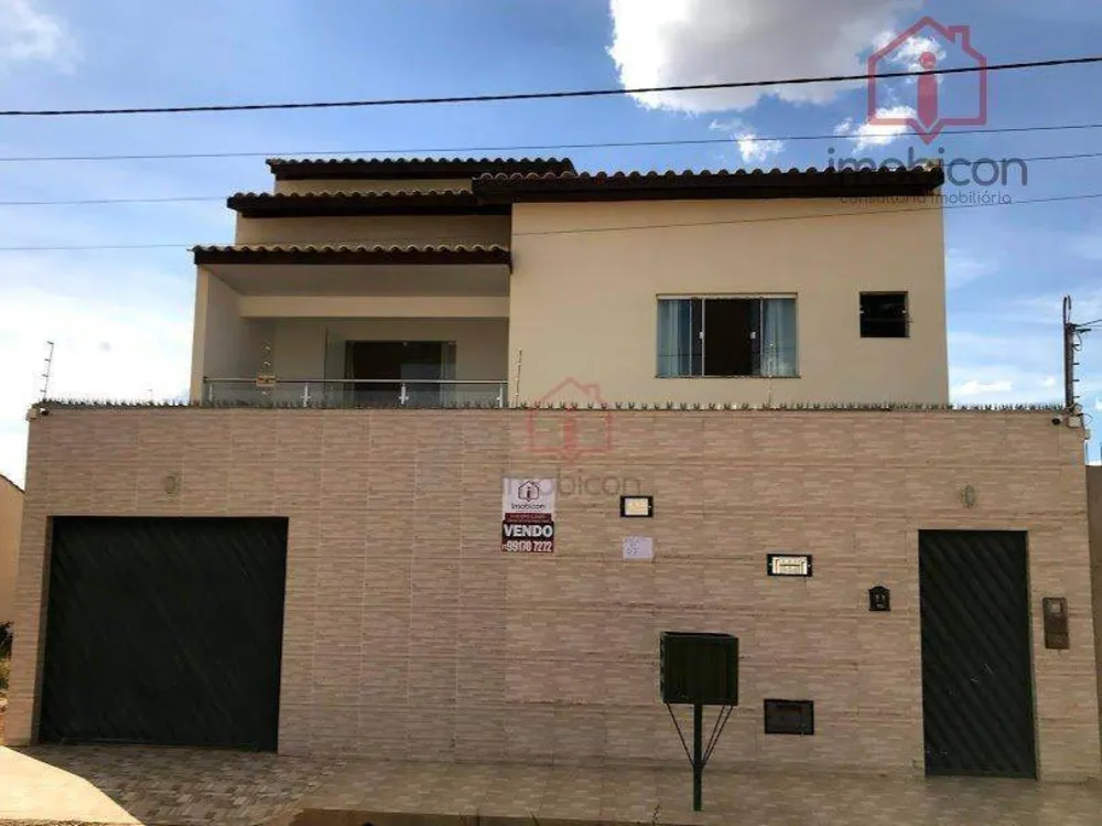 Casa, 6 quartos, 220 m² - Foto 1
