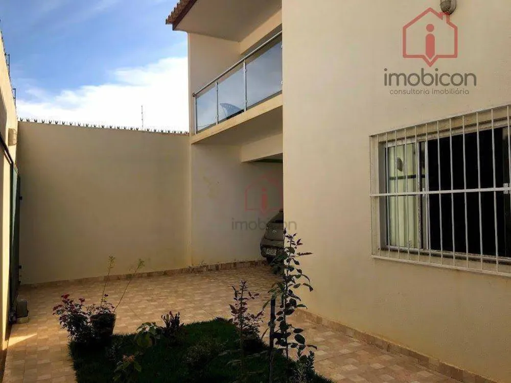 Casa, 6 quartos, 220 m² - Foto 4