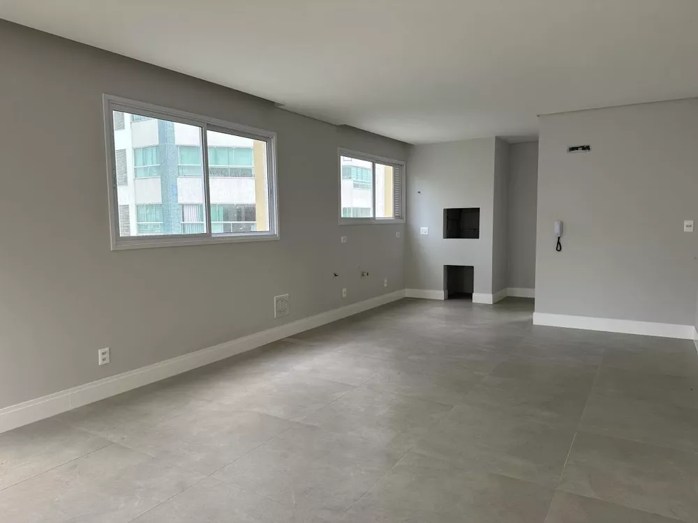 Apartamento à venda com 3 quartos, 118m² - Foto 4