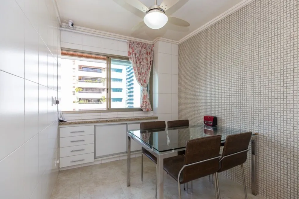 Apartamento, 3 quartos, 189 m² - Foto 2