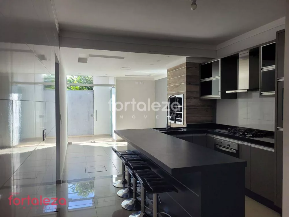 Casa, 2 quartos, 99 m² - Foto 1