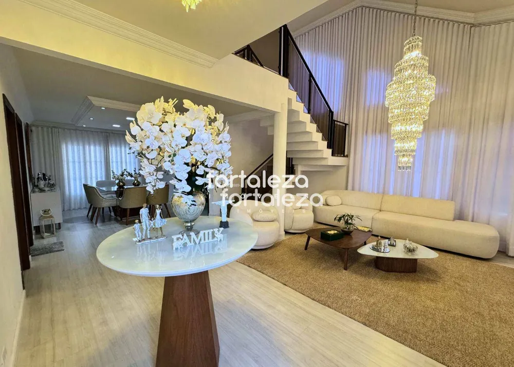 Sobrado, 3 quartos, 361 m² - Foto 1