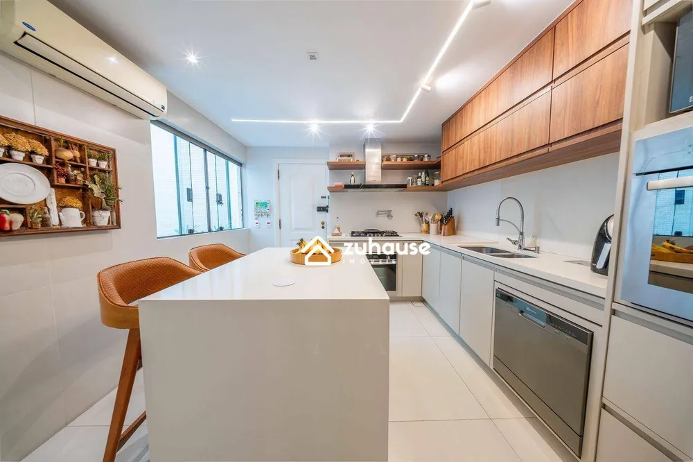 Apartamento, 3 quartos, 261 m² - Foto 1