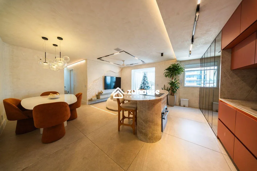 Cobertura, 3 quartos, 210 m² - Foto 1