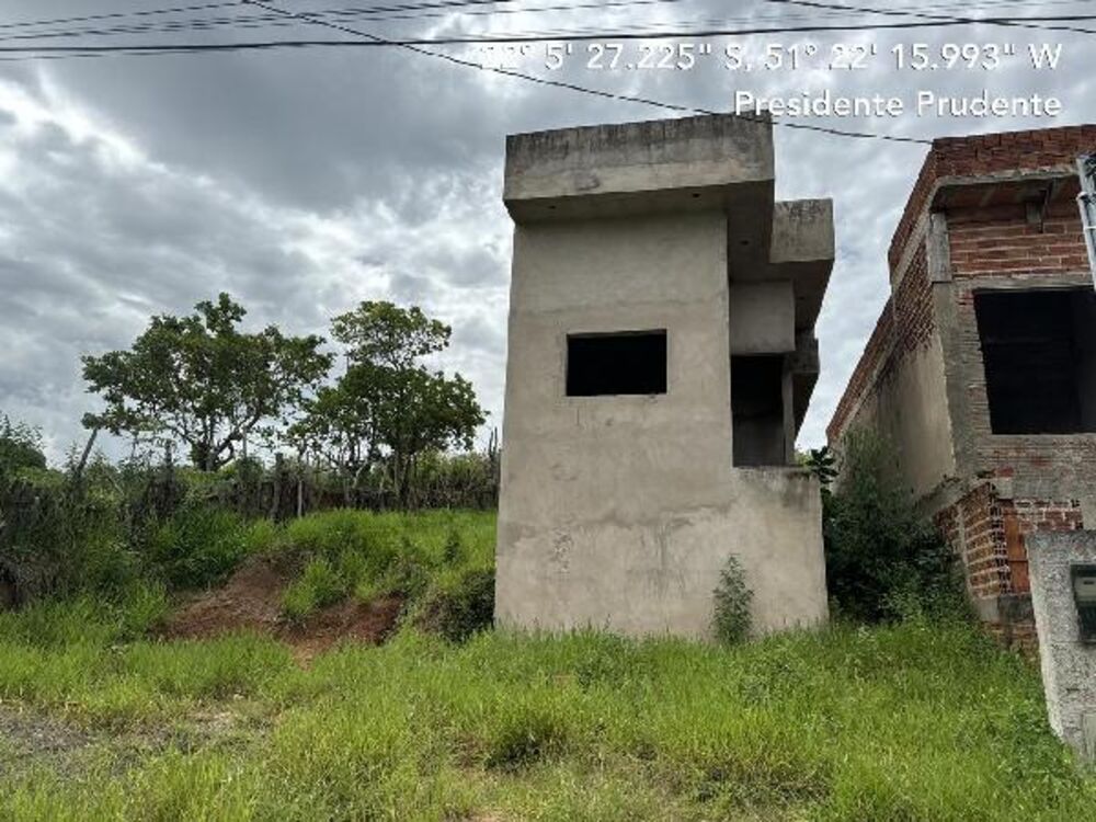 Casa à venda com 2 quartos, 126m² - Foto 1