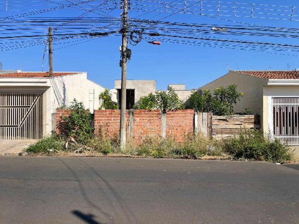 Casa à venda com 3 quartos, 330m² - Foto 1