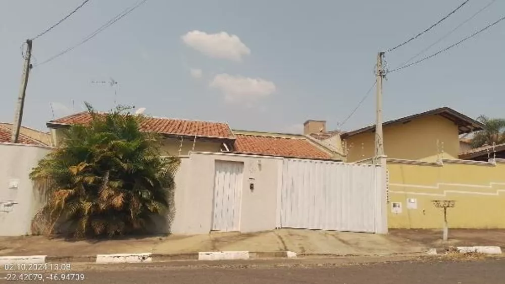 Casa à venda com 3 quartos, 360m² - Foto 1