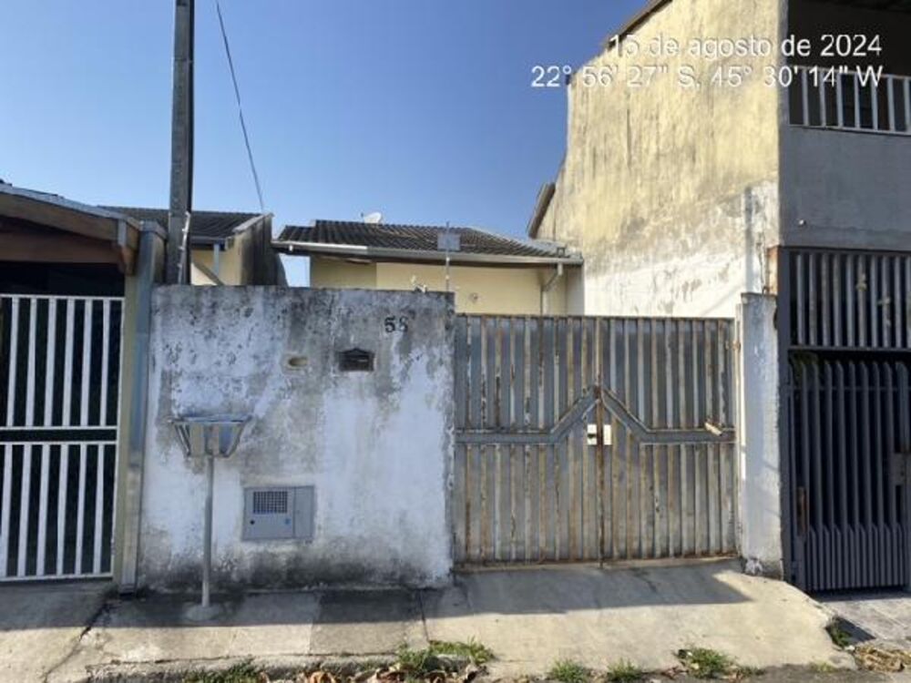 Casa à venda com 2 quartos, 125m² - Foto 1