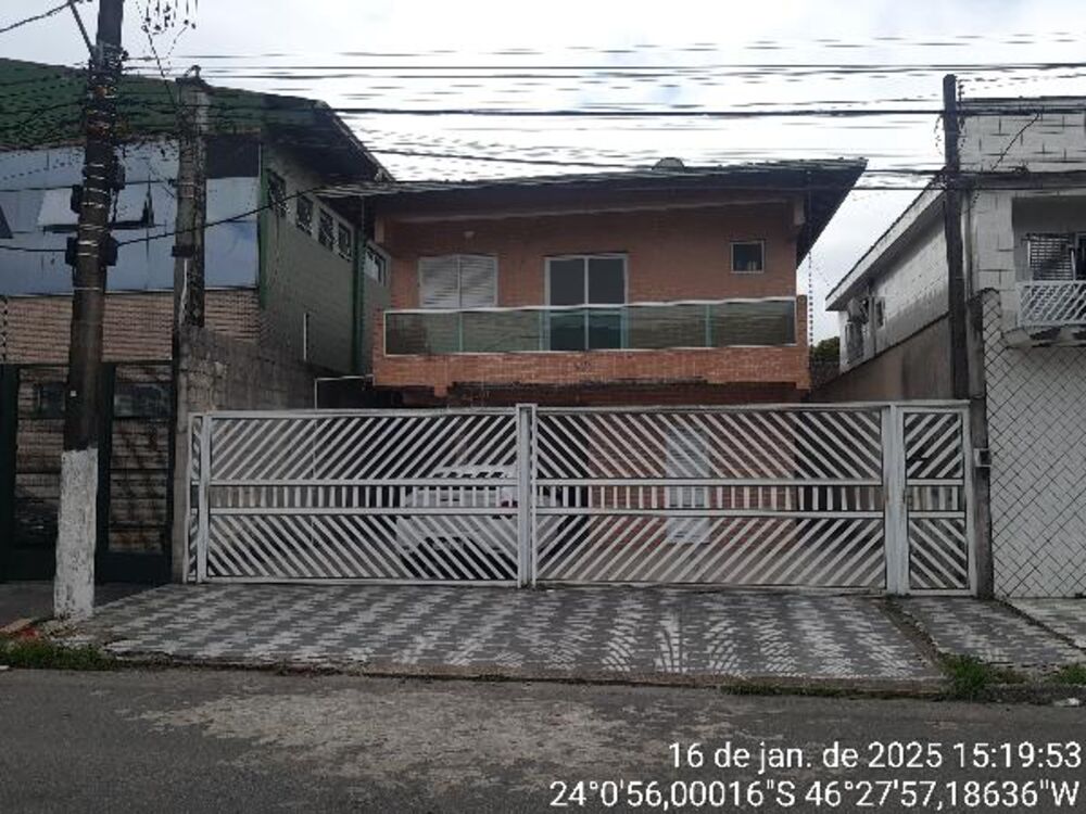 Casa à venda com 2 quartos, 250m² - Foto 1