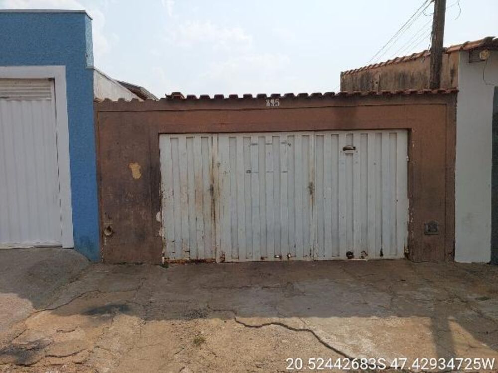 Casa à venda com 2 quartos, 125m² - Foto 1