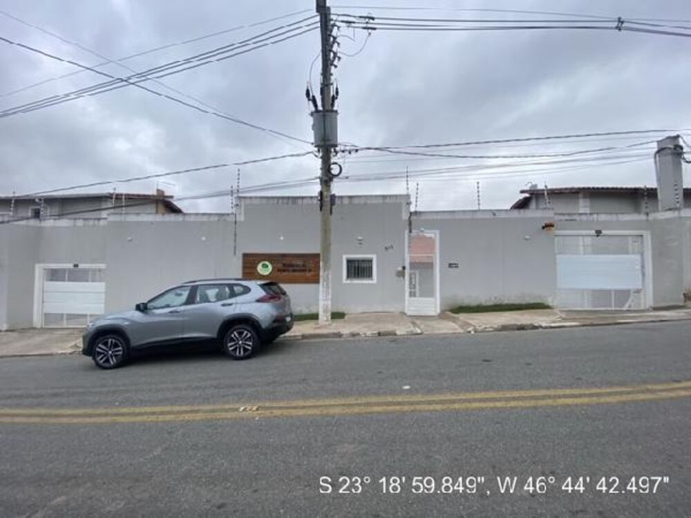 Casa à venda com 2 quartos, 98m² - Foto 1