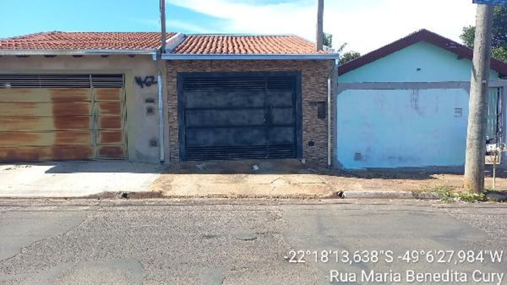 Casa à venda com 2 quartos, 125m² - Foto 1