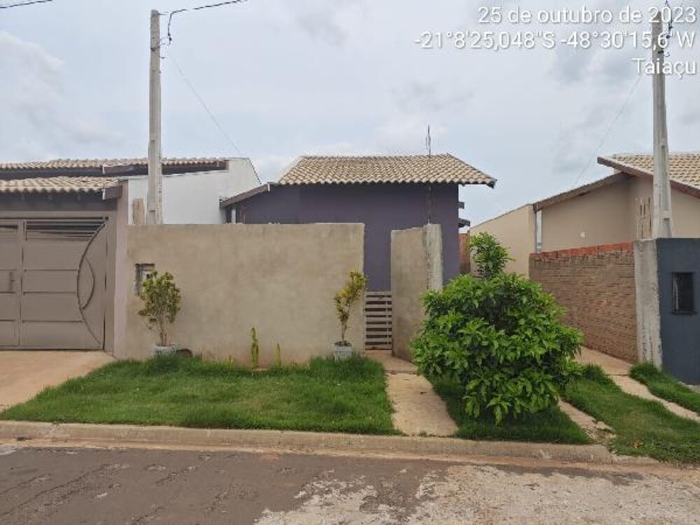 Casa à venda com 2 quartos, 161m² - Foto 1