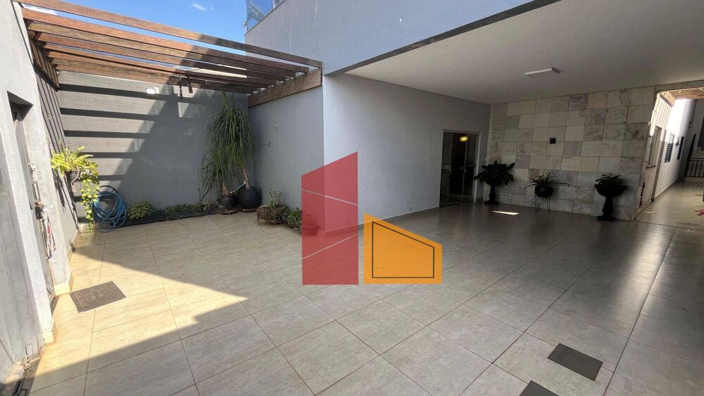 Casa à venda com 6 quartos, 284m² - Foto 3