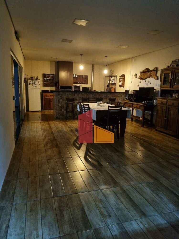 Casa, 3 quartos, 195 m² - Foto 2